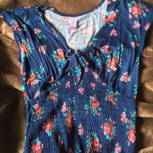 Super cute floral top
